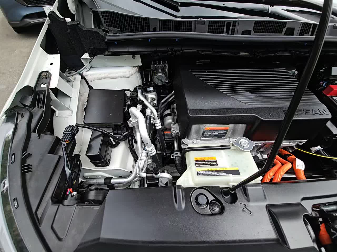 2022 Nissan LEAF SV FWD