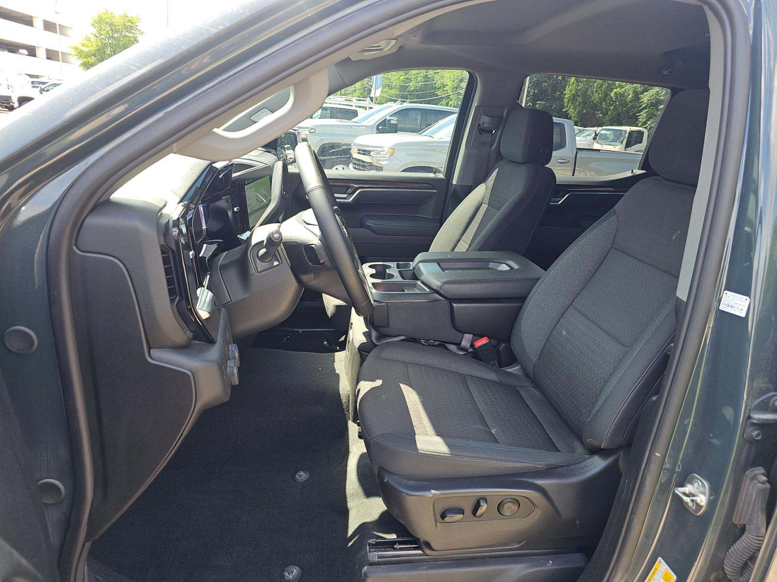 2025 Chevrolet Silverado 1500 LT RWD