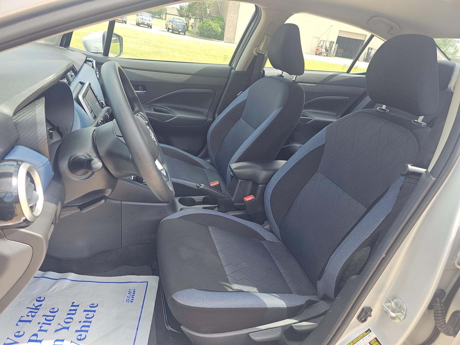 NISSAN VERSA - 6