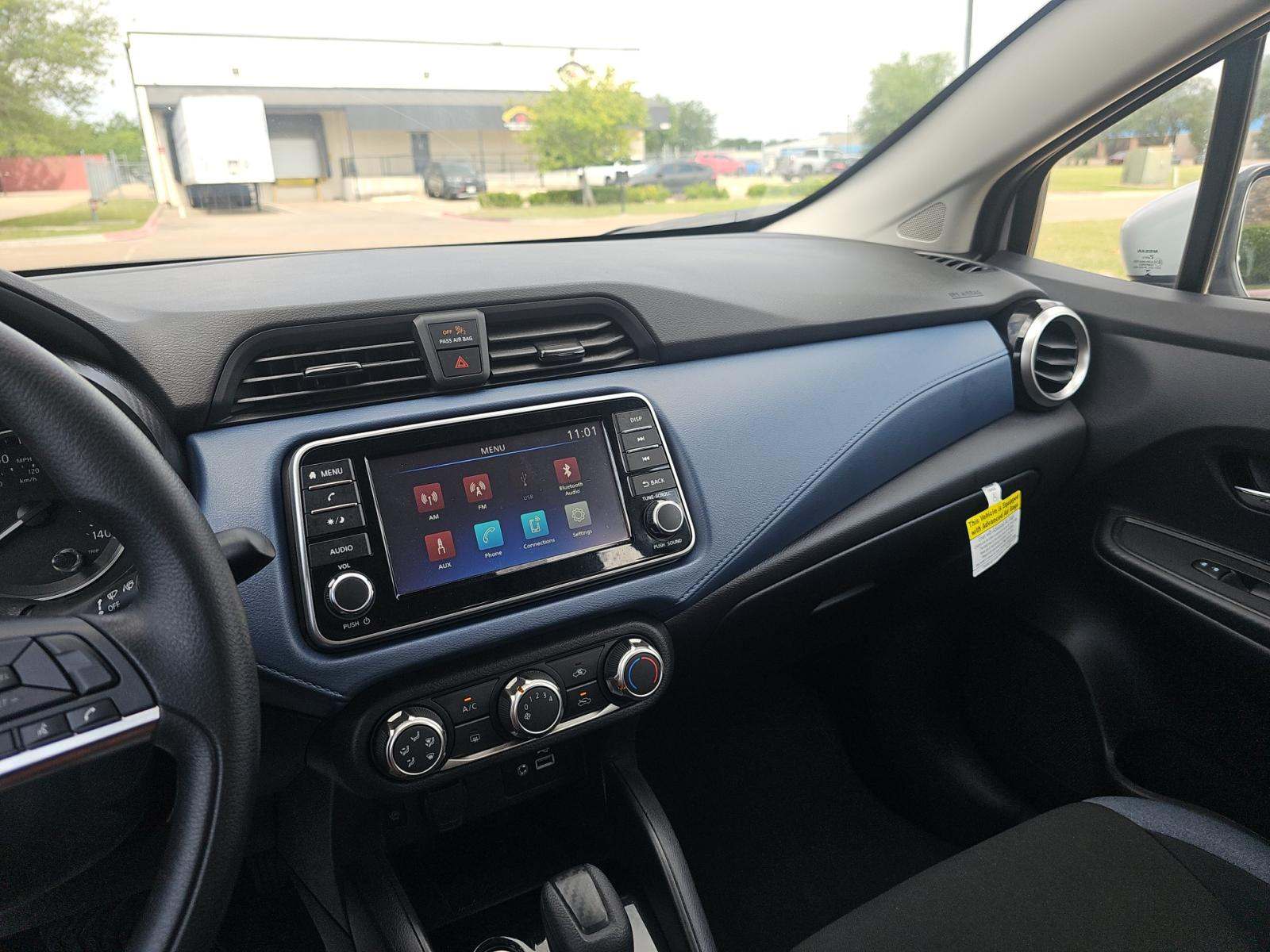 NISSAN VERSA - 10