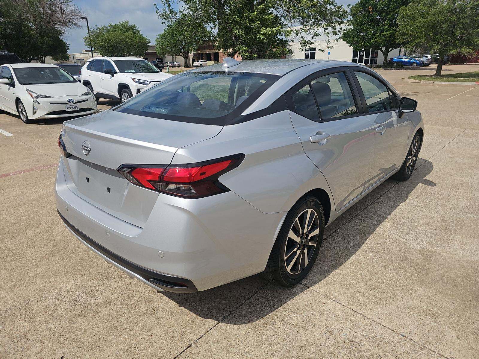 NISSAN VERSA - 3