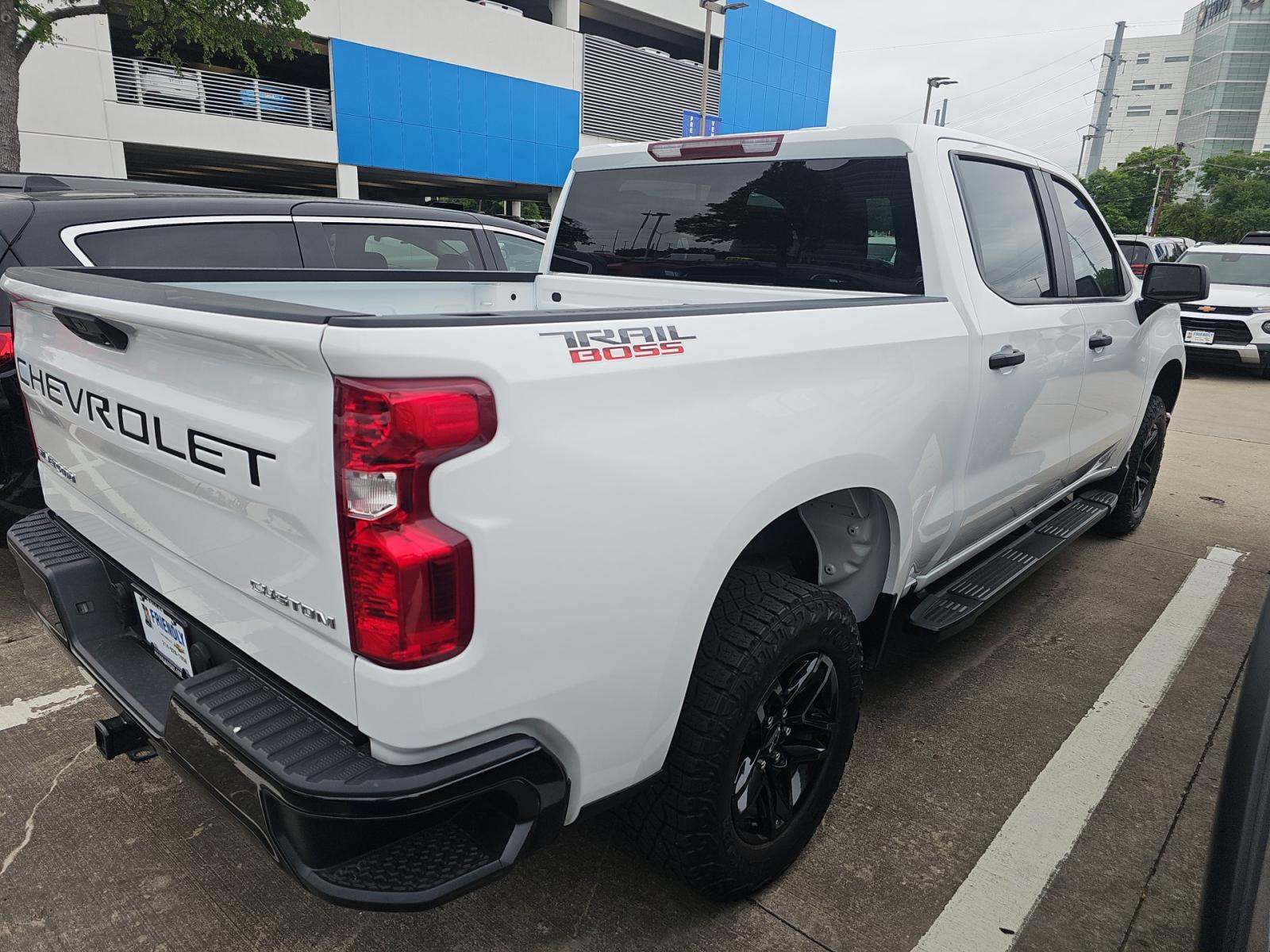 CHEVROLET SILVERADO - 3