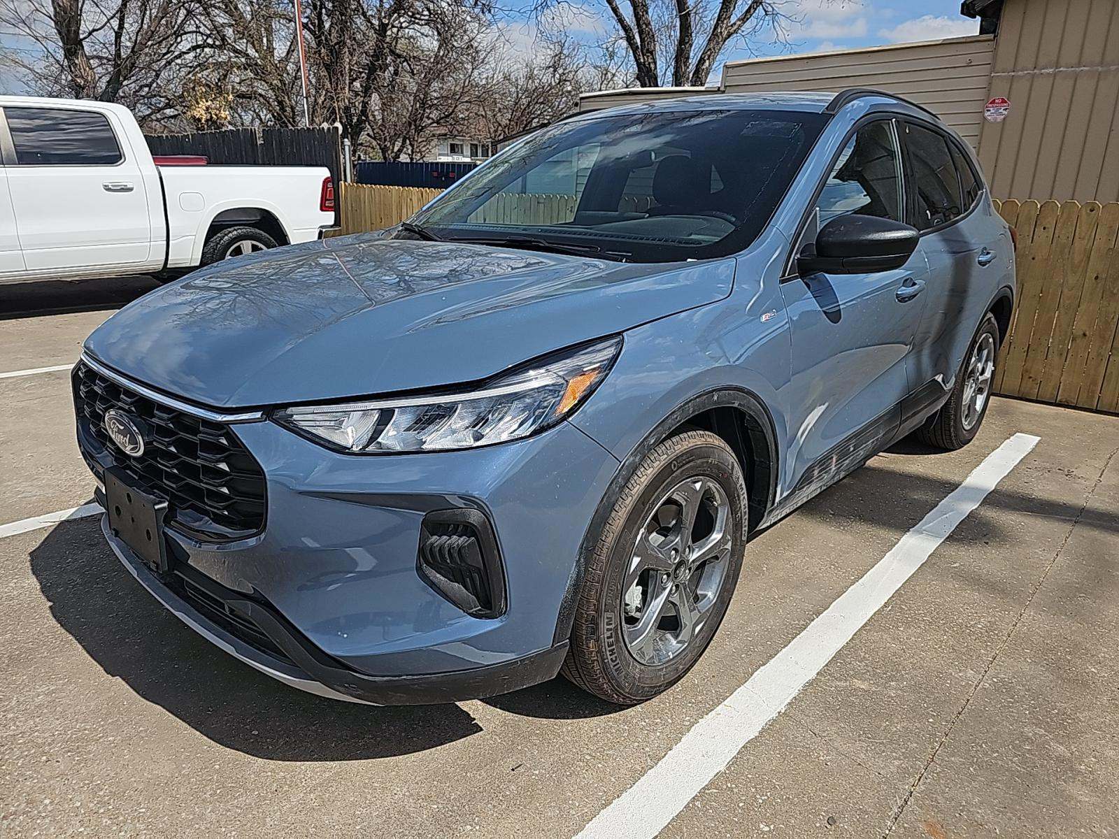 2025 Ford Escape ST-Line FWD