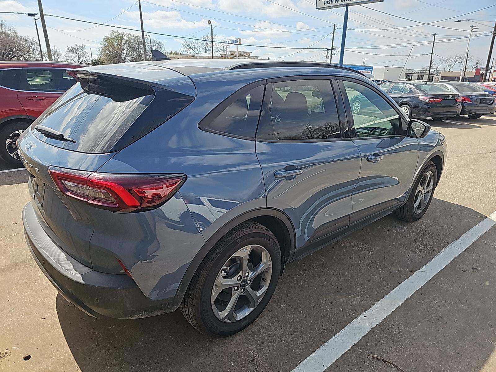 2025 Ford Escape ST-Line FWD