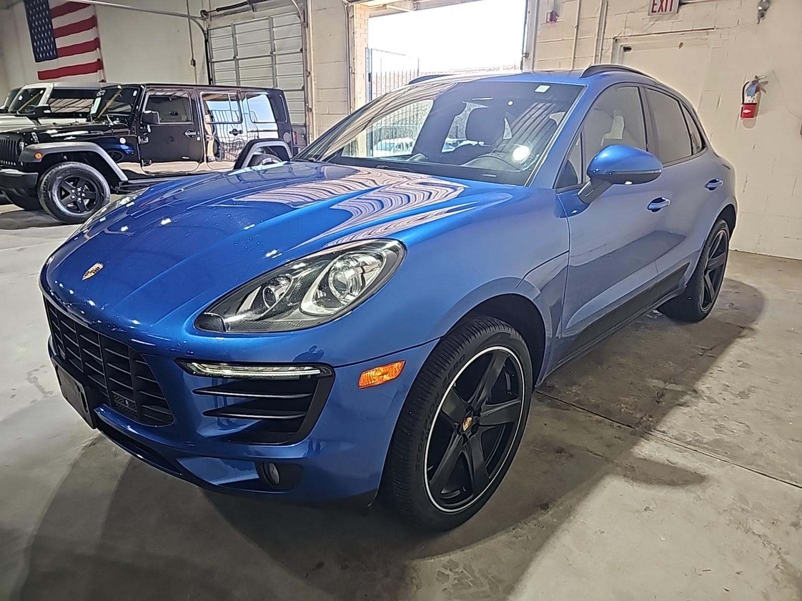 2017 Porsche Macan Base AWD