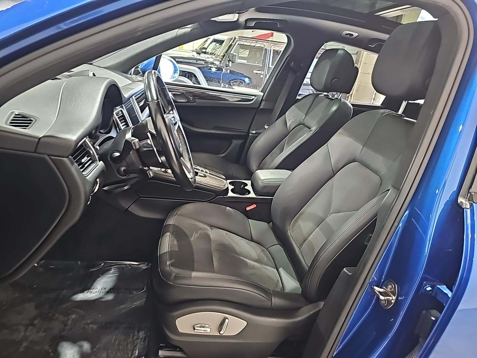 2017 Porsche Macan Base AWD