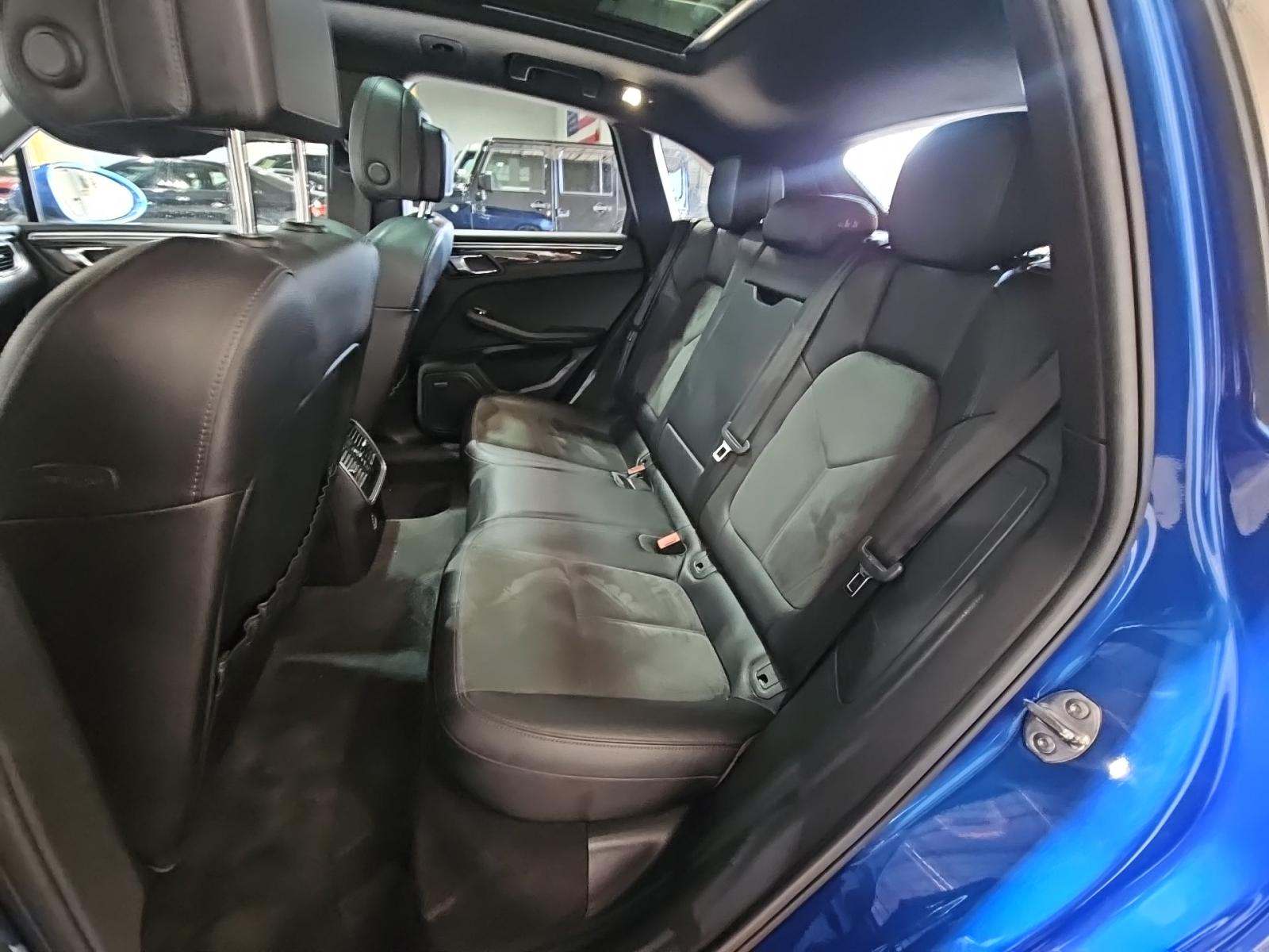 2017 Porsche Macan Base AWD