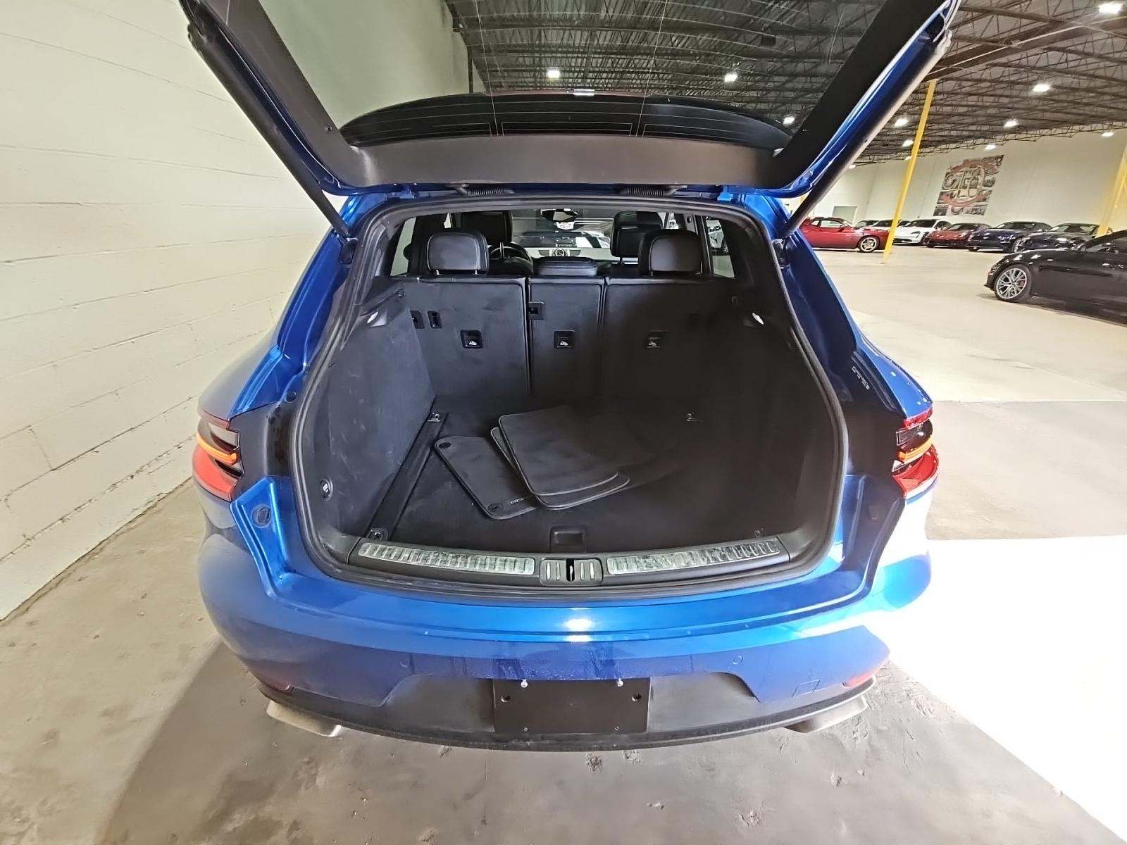 2017 Porsche Macan Base AWD