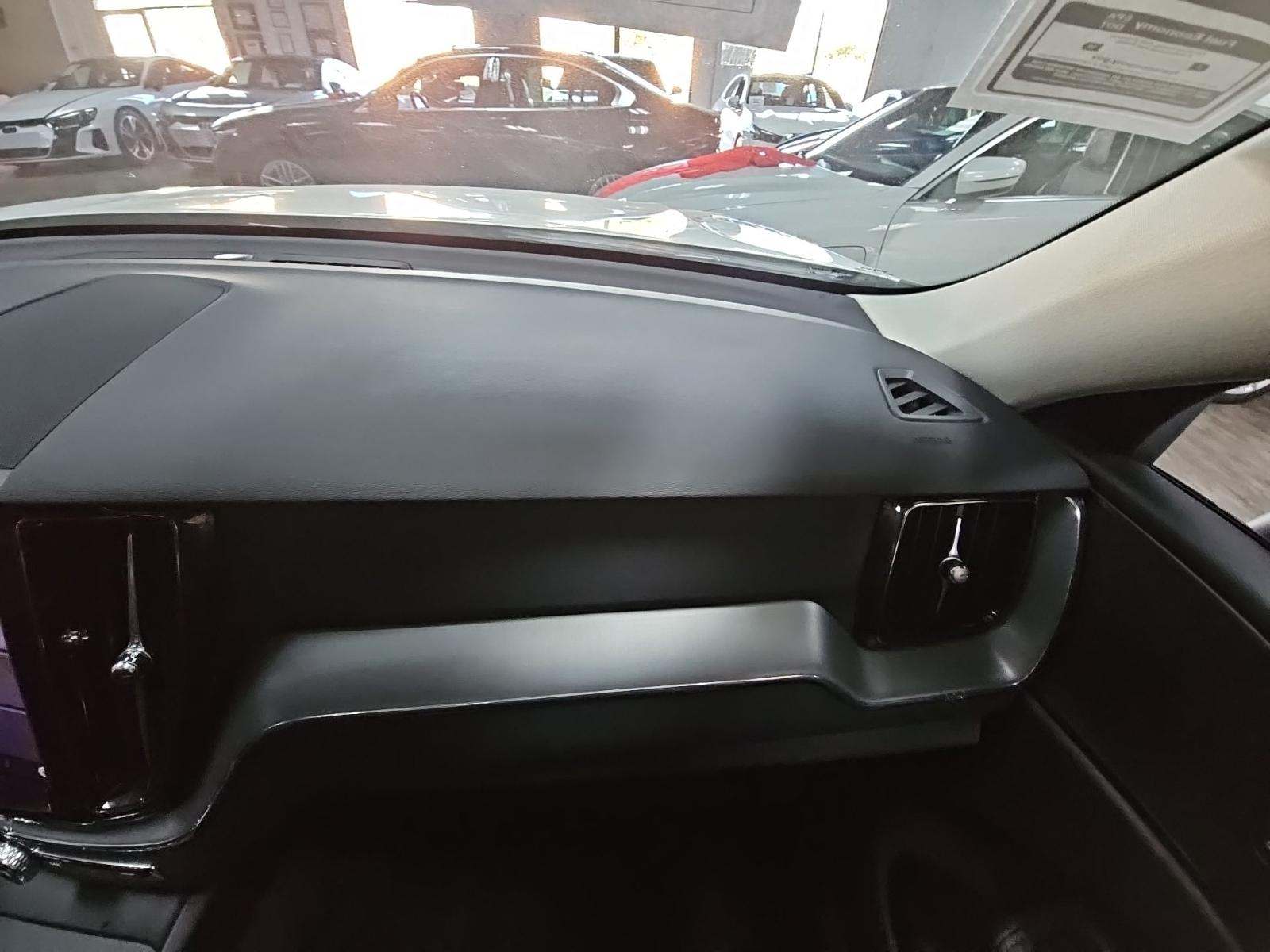 2025 Volvo XC60 B5 Core AWD