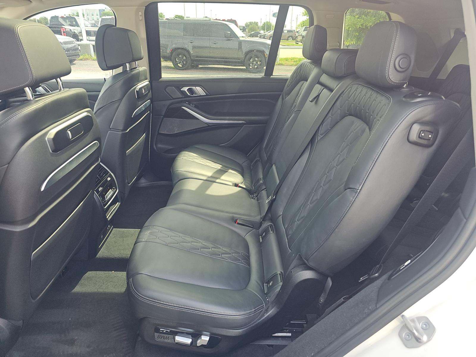 2023 BMW X7 xDrive40i AWD