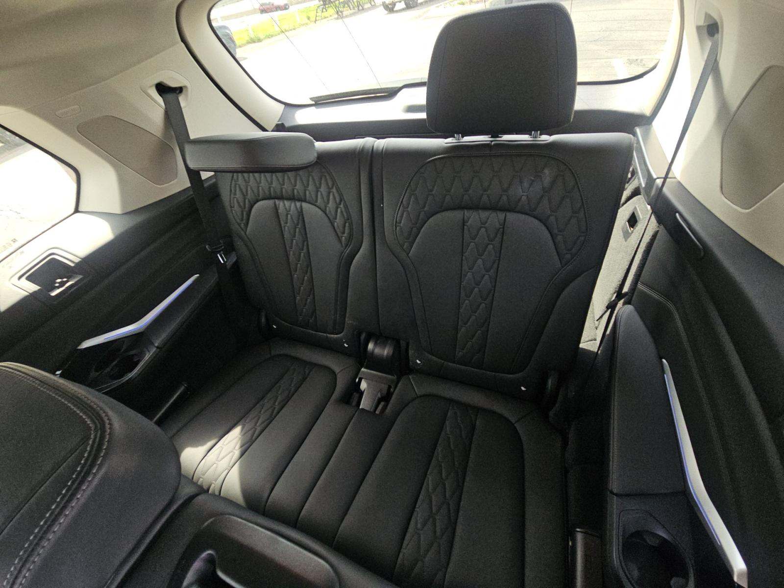 2023 BMW X7 xDrive40i AWD