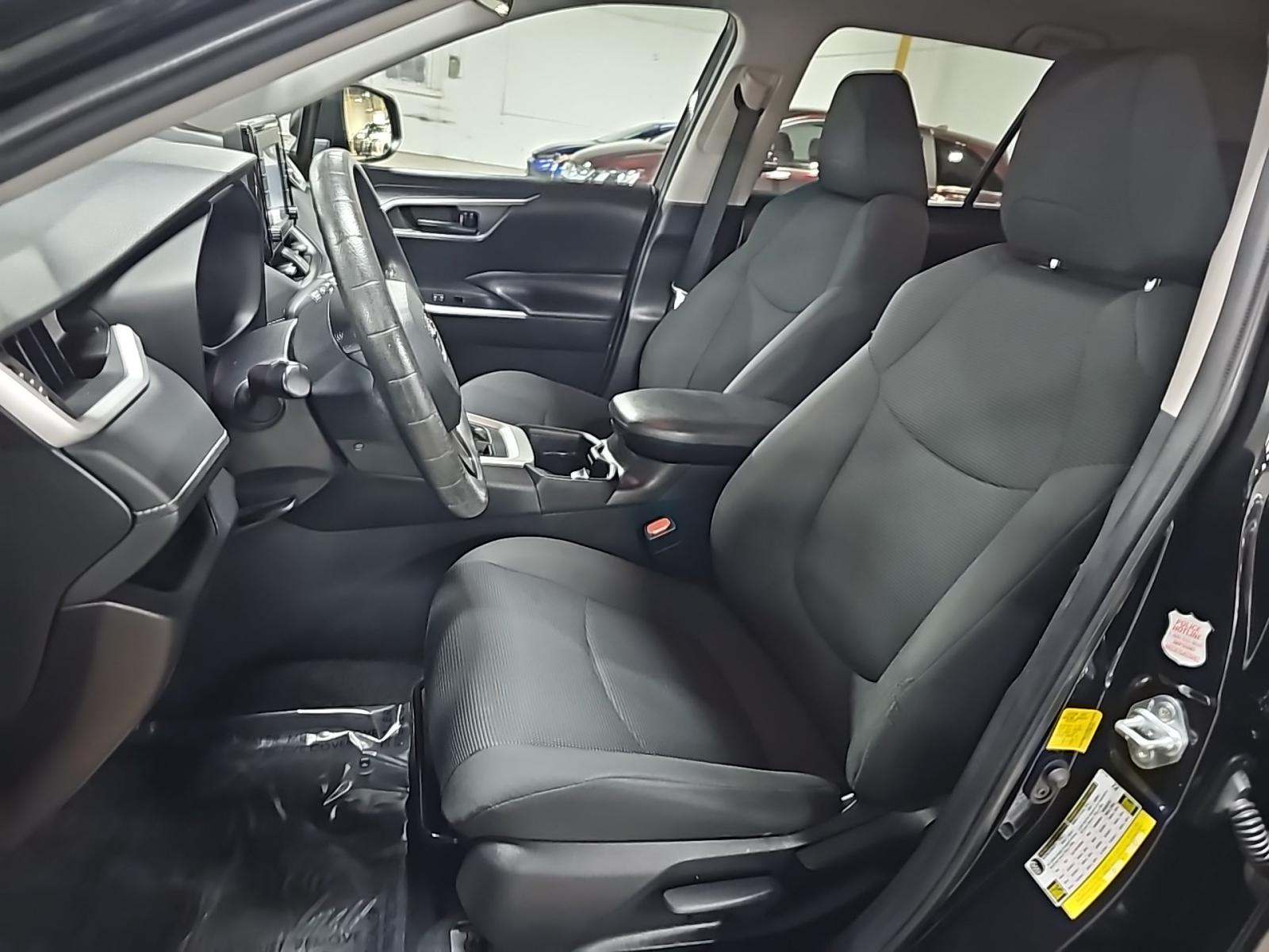 2021 Toyota RAV4 LE FWD