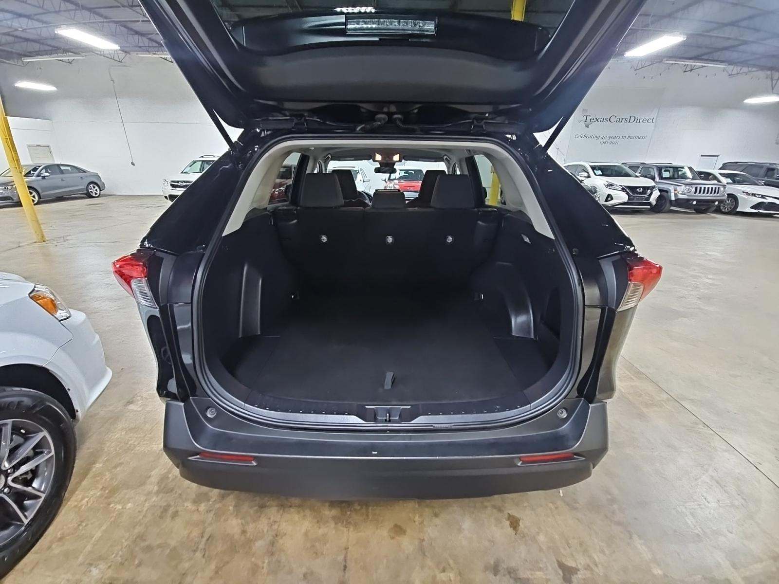 2021 Toyota RAV4 LE FWD