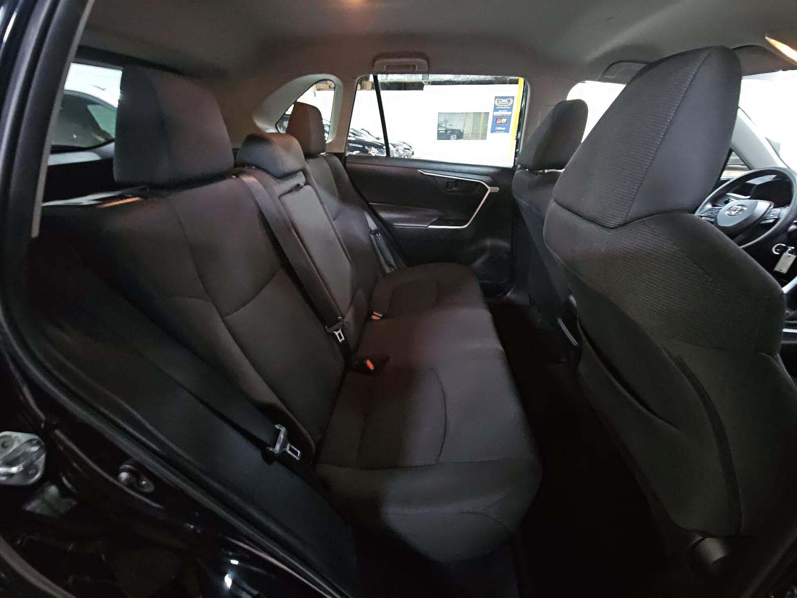 2021 Toyota RAV4 LE FWD