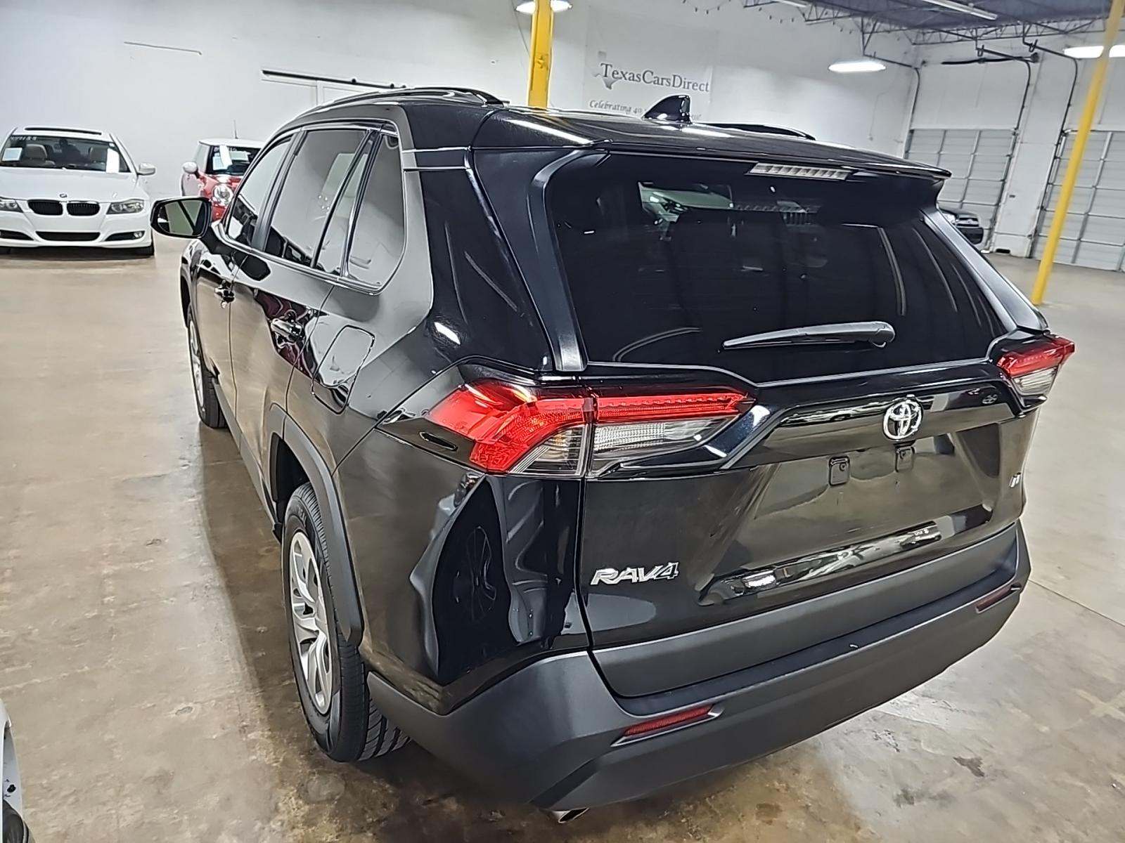 2021 Toyota RAV4 LE FWD