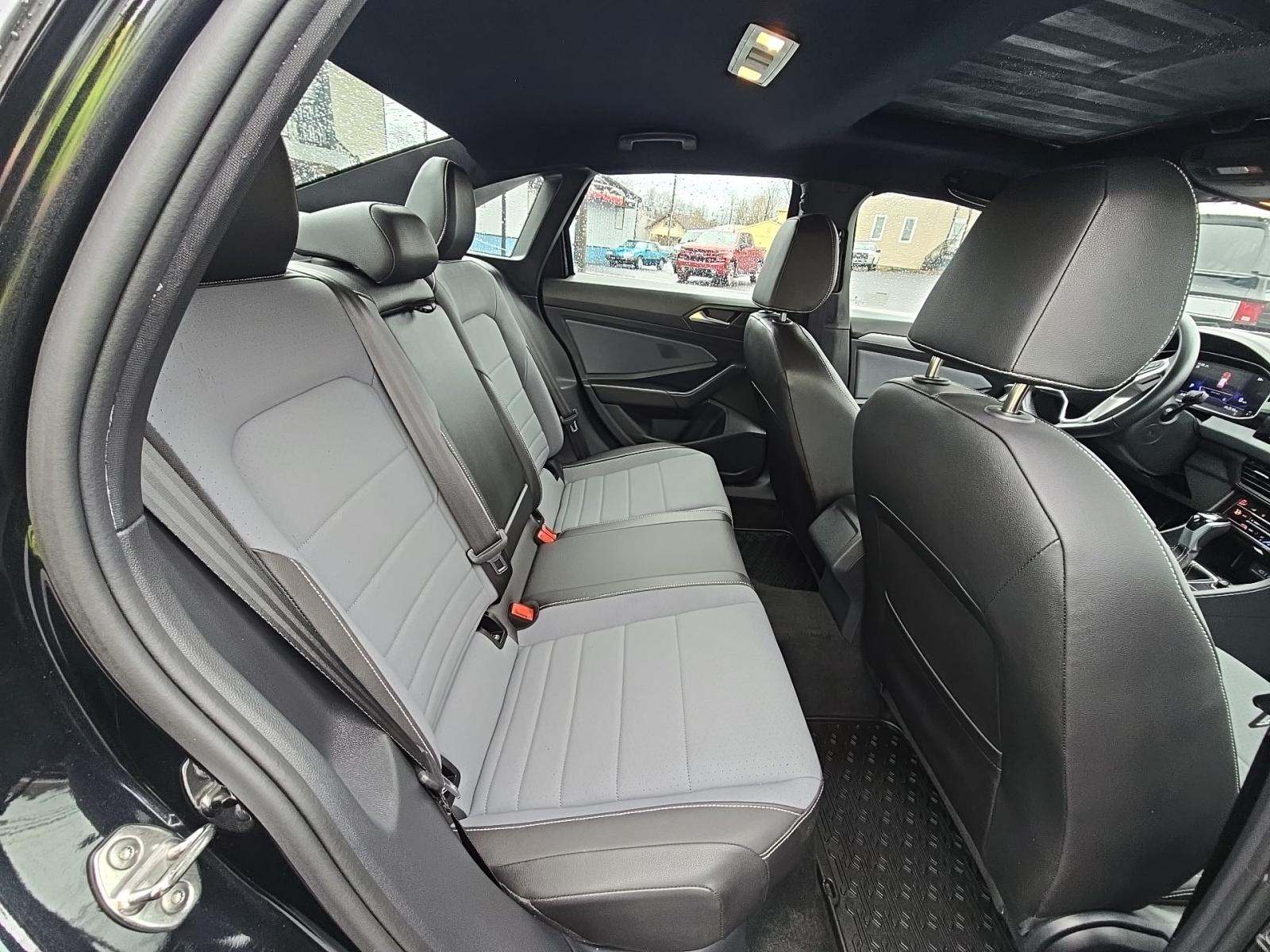 2025 Volkswagen Jetta 1.5T SE FWD