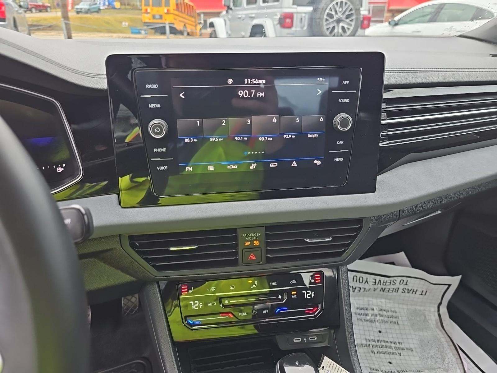 2025 Volkswagen Jetta 1.5T SE FWD