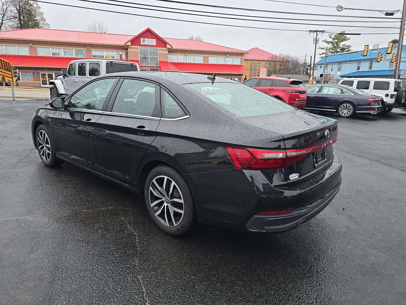 2025 Volkswagen Jetta 1.5T SE FWD