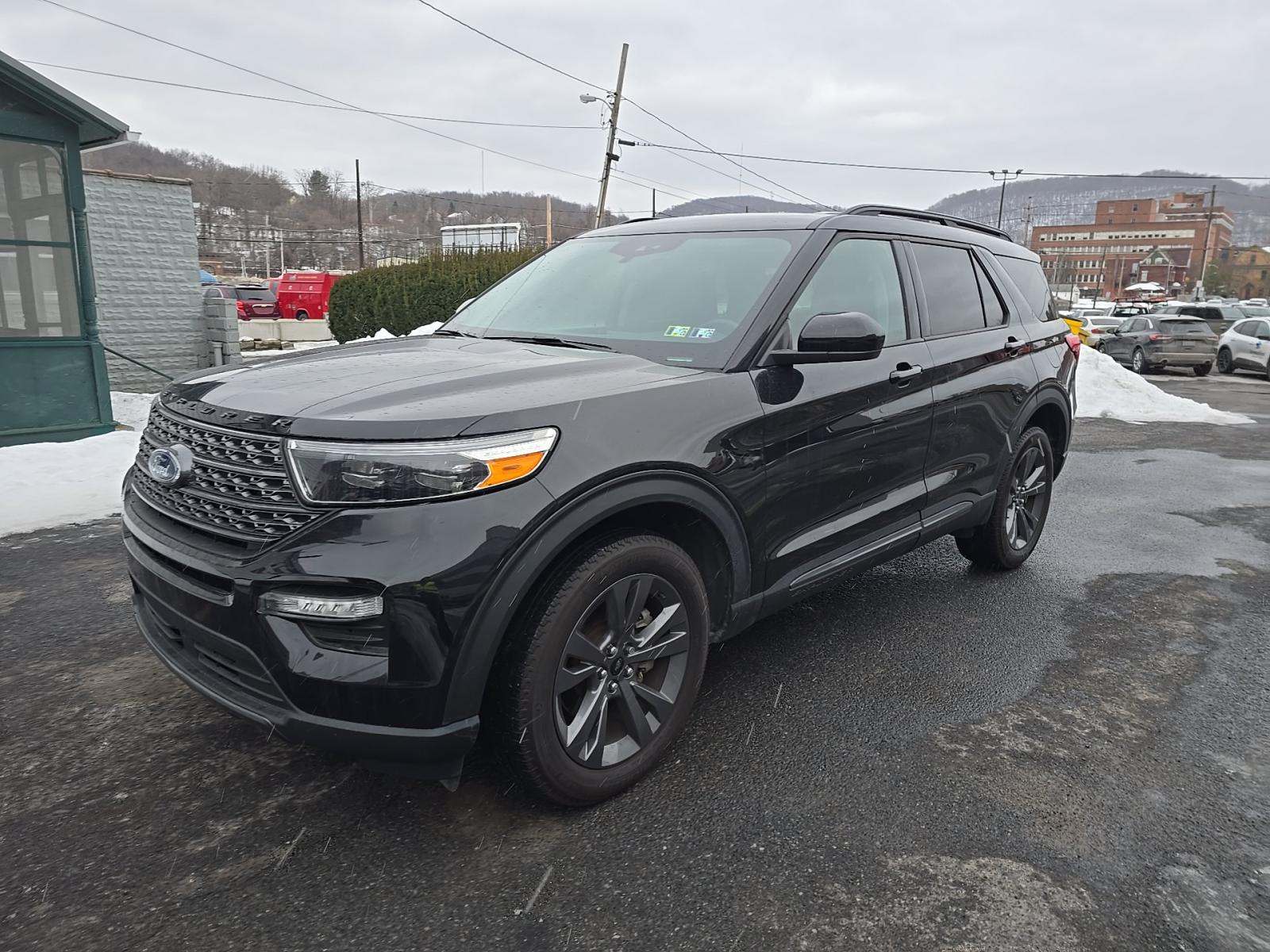 2023 Ford Explorer XLT AWD