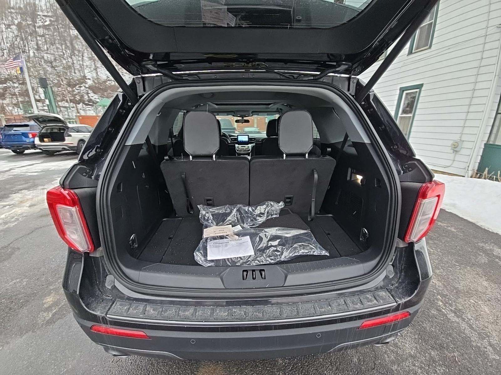 2023 Ford Explorer XLT AWD