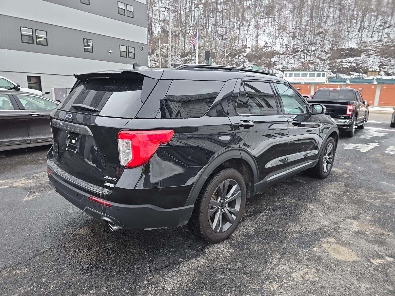 2023 Ford Explorer XLT AWD