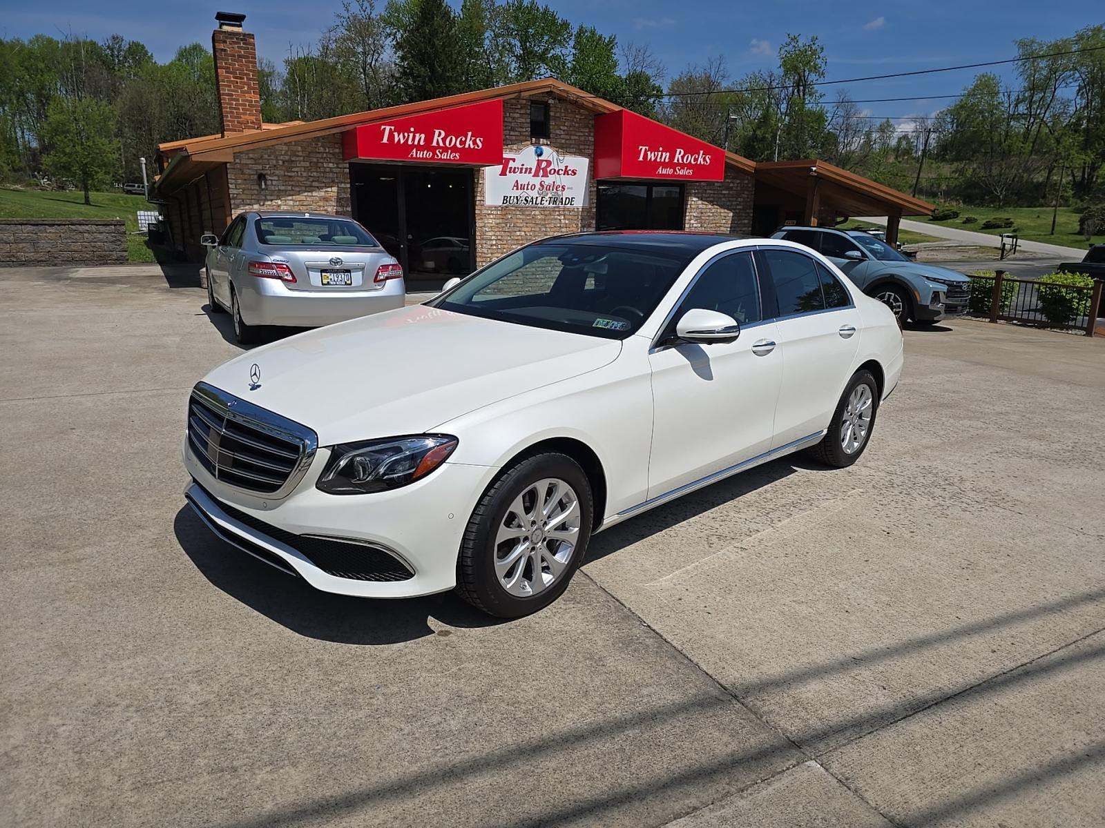 MERCEDES-BENZ E-CLASS - 1