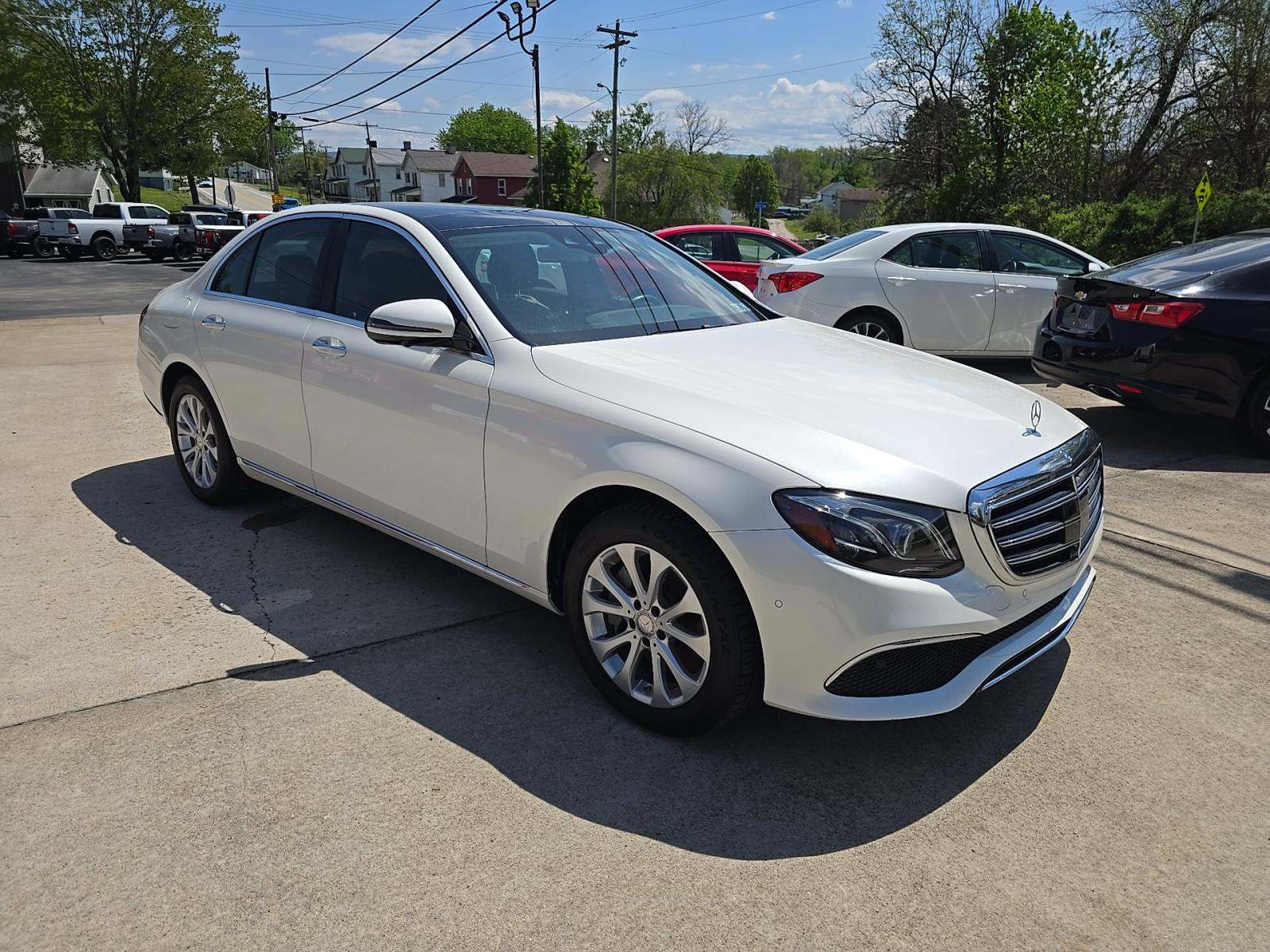 MERCEDES-BENZ E-CLASS - 4