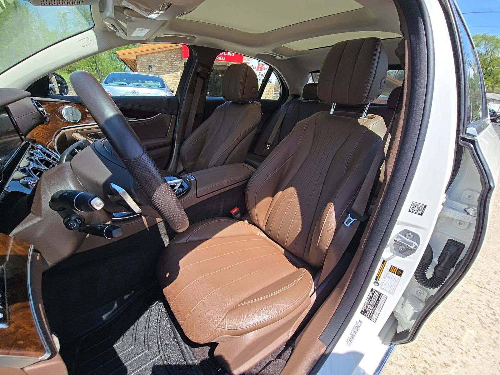 MERCEDES-BENZ E-CLASS - 6