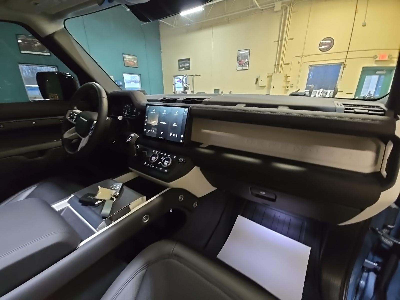 2025 Land Rover Defender 110 S AWD