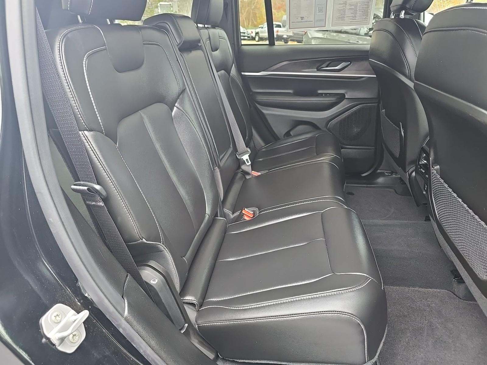 2025 Jeep Grand Cherokee Limited RWD