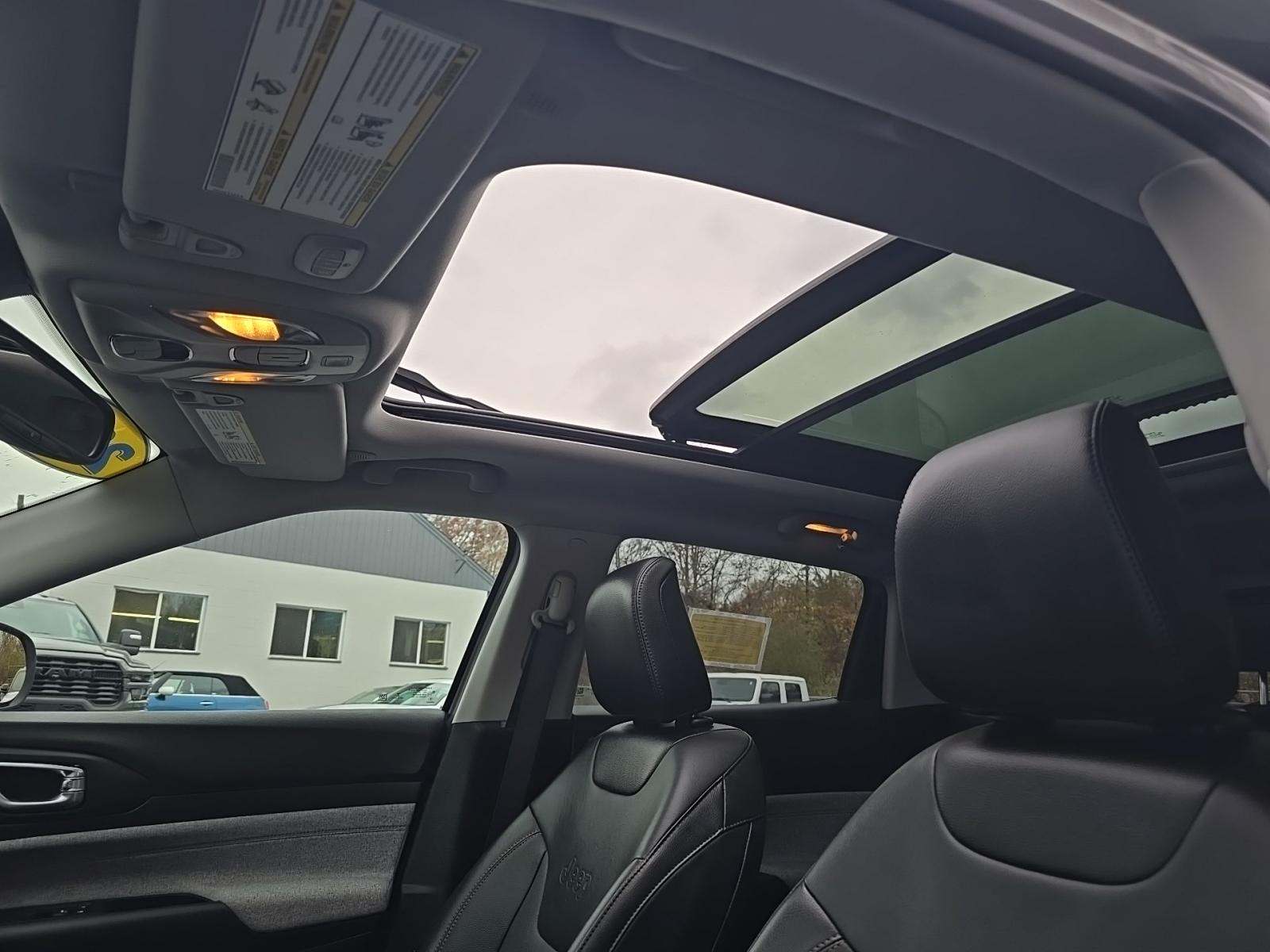 2022 Jeep Compass Latitude Lux AWD