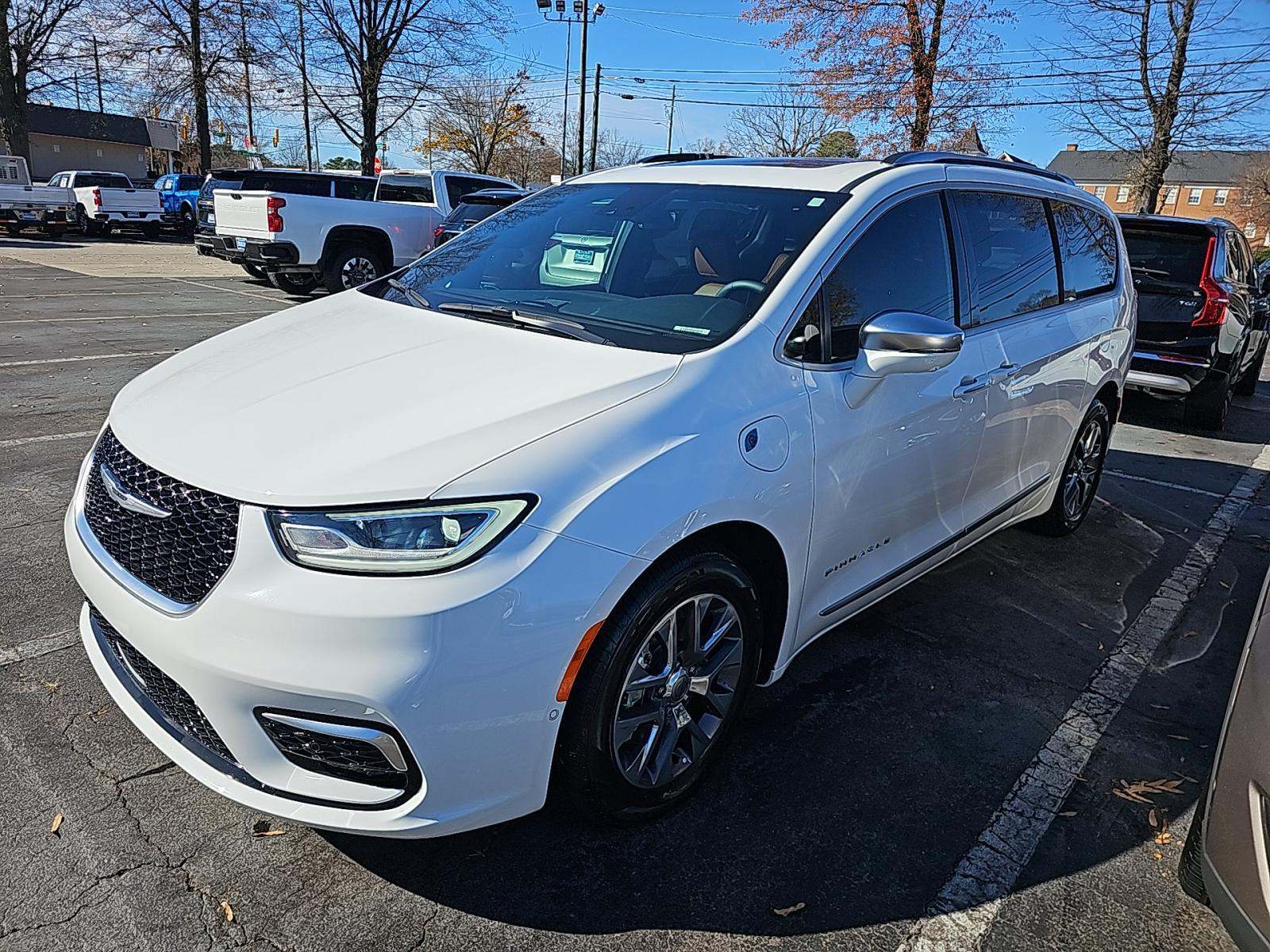 2024 Chrysler Pacifica Hybrid Pinnacle FWD