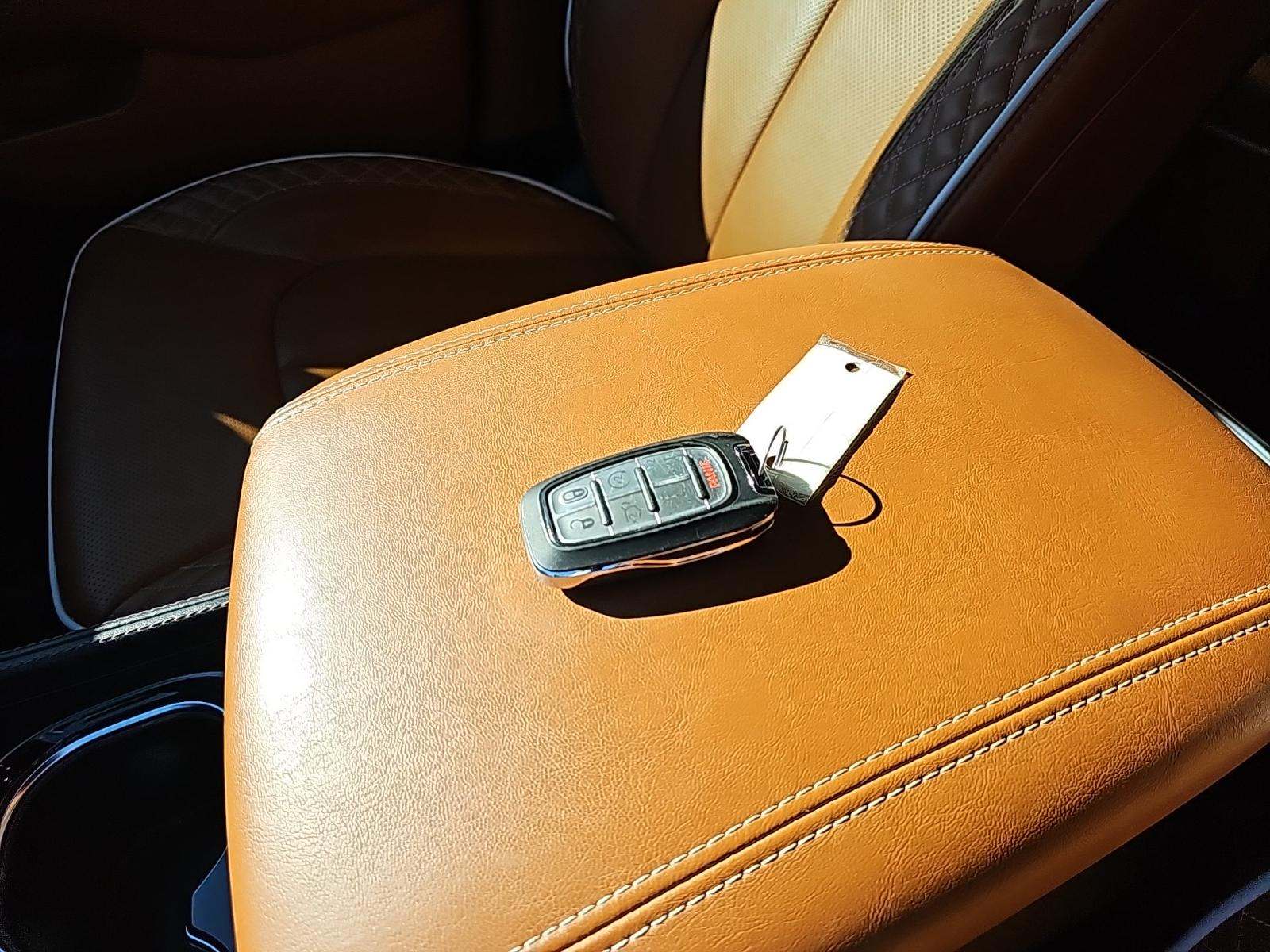 2024 Chrysler Pacifica Hybrid Pinnacle FWD