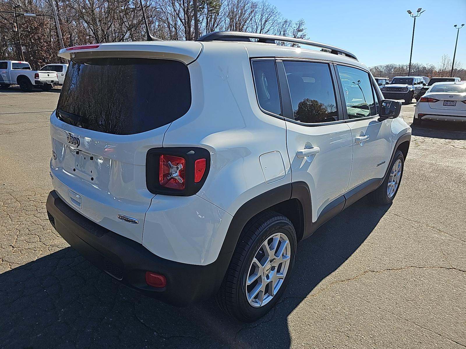2022 Jeep Renegade Latitude AWD