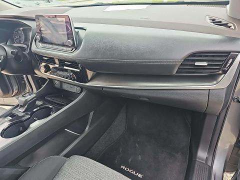 2022 Nissan Rogue SV FWD