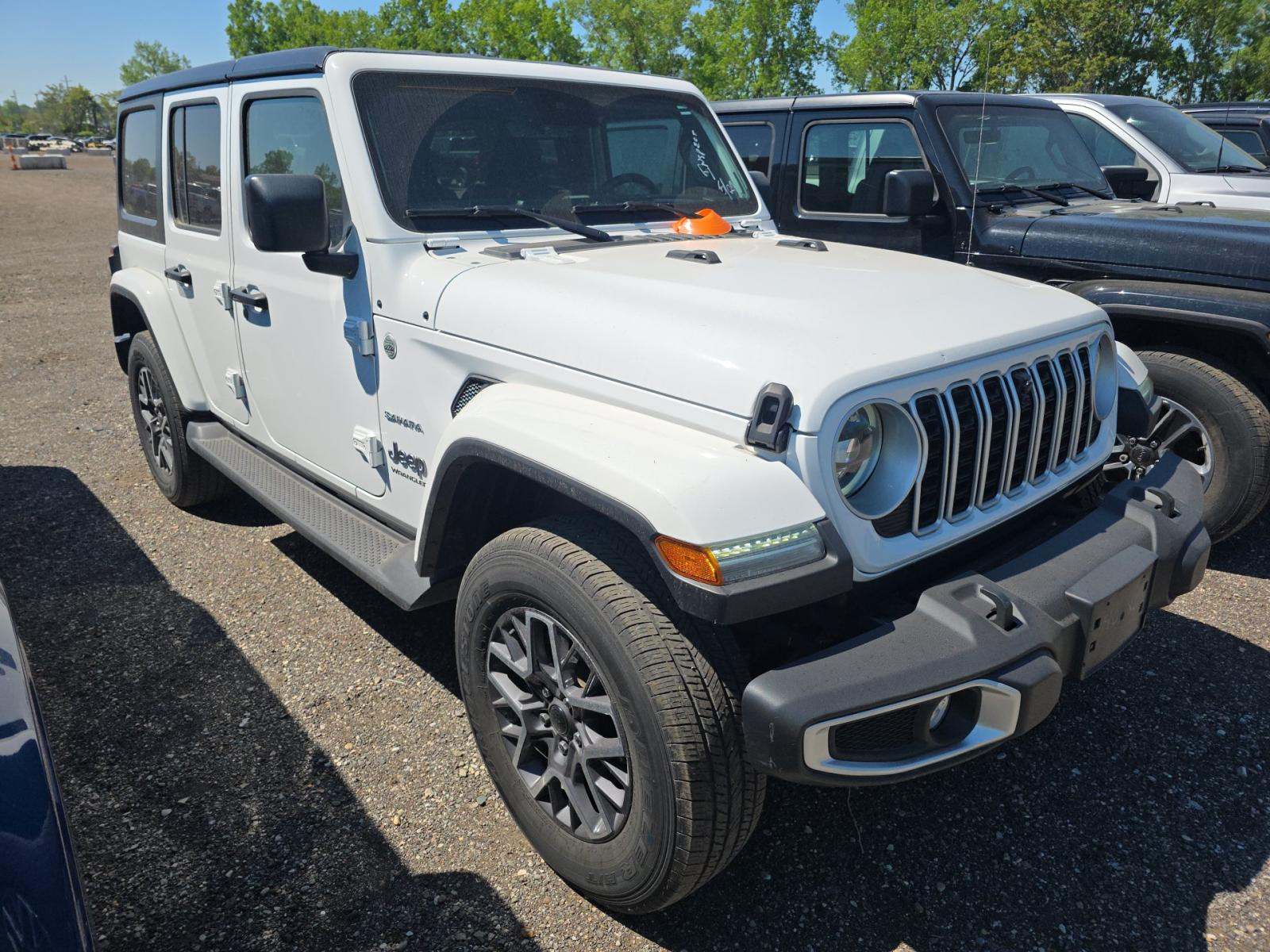 2024 Jeep Wrangler Sahara AWD