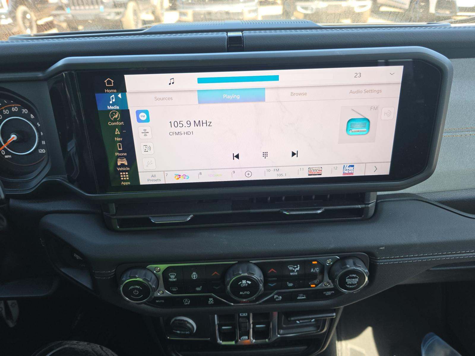 2024 Jeep Wrangler Sahara AWD