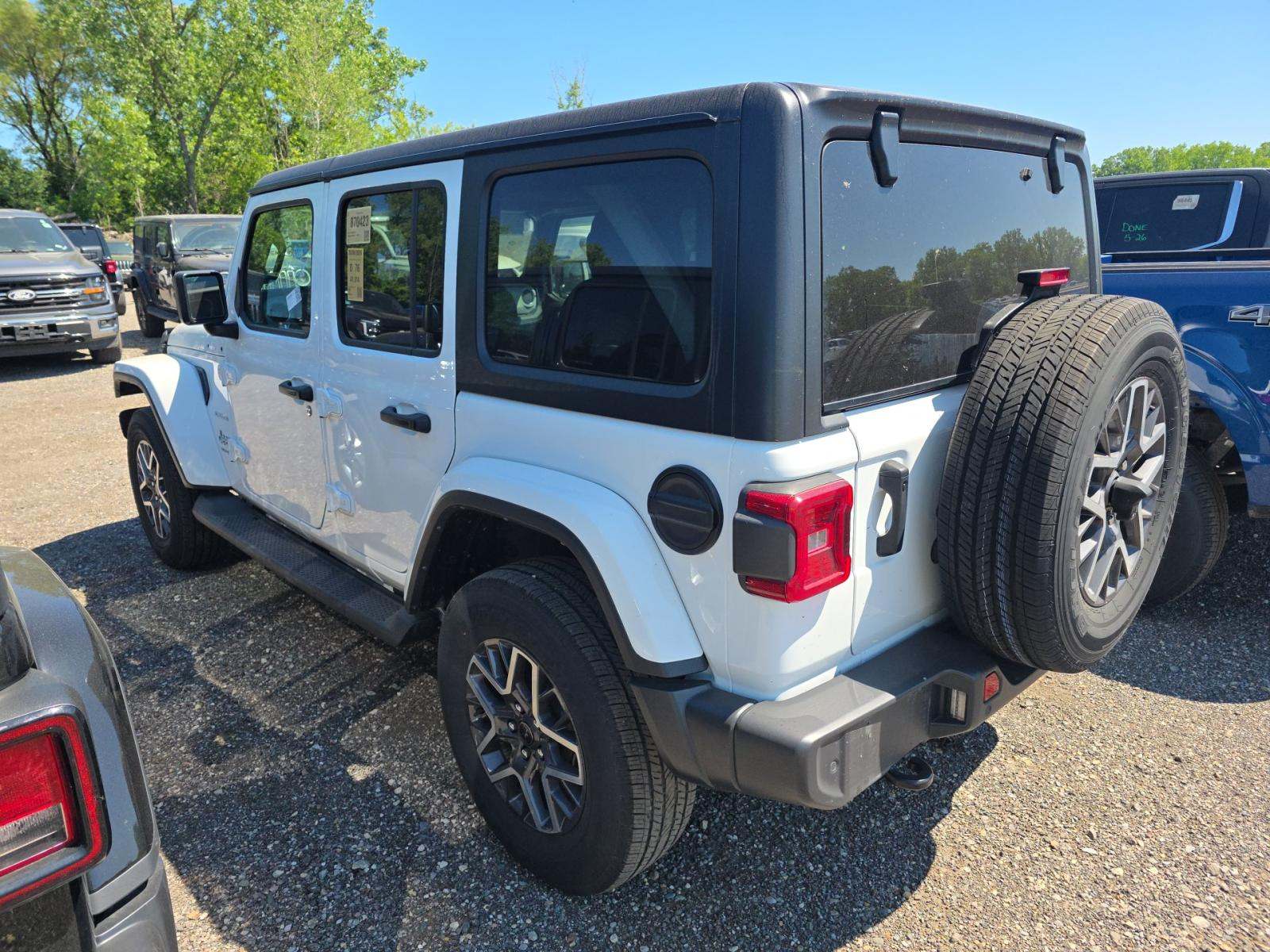 2024 Jeep Wrangler Sahara AWD
