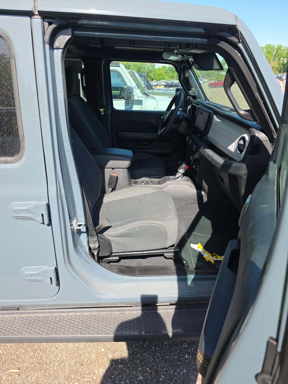 2024 Jeep Wrangler Sahara AWD
