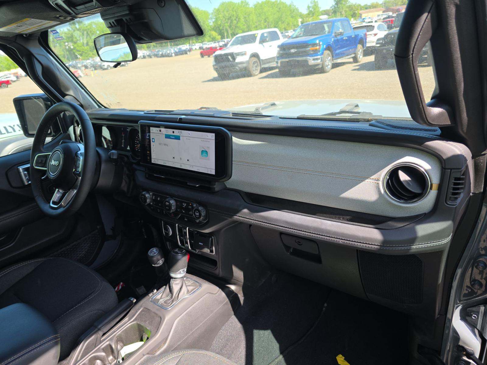 2024 Jeep Wrangler Sahara AWD