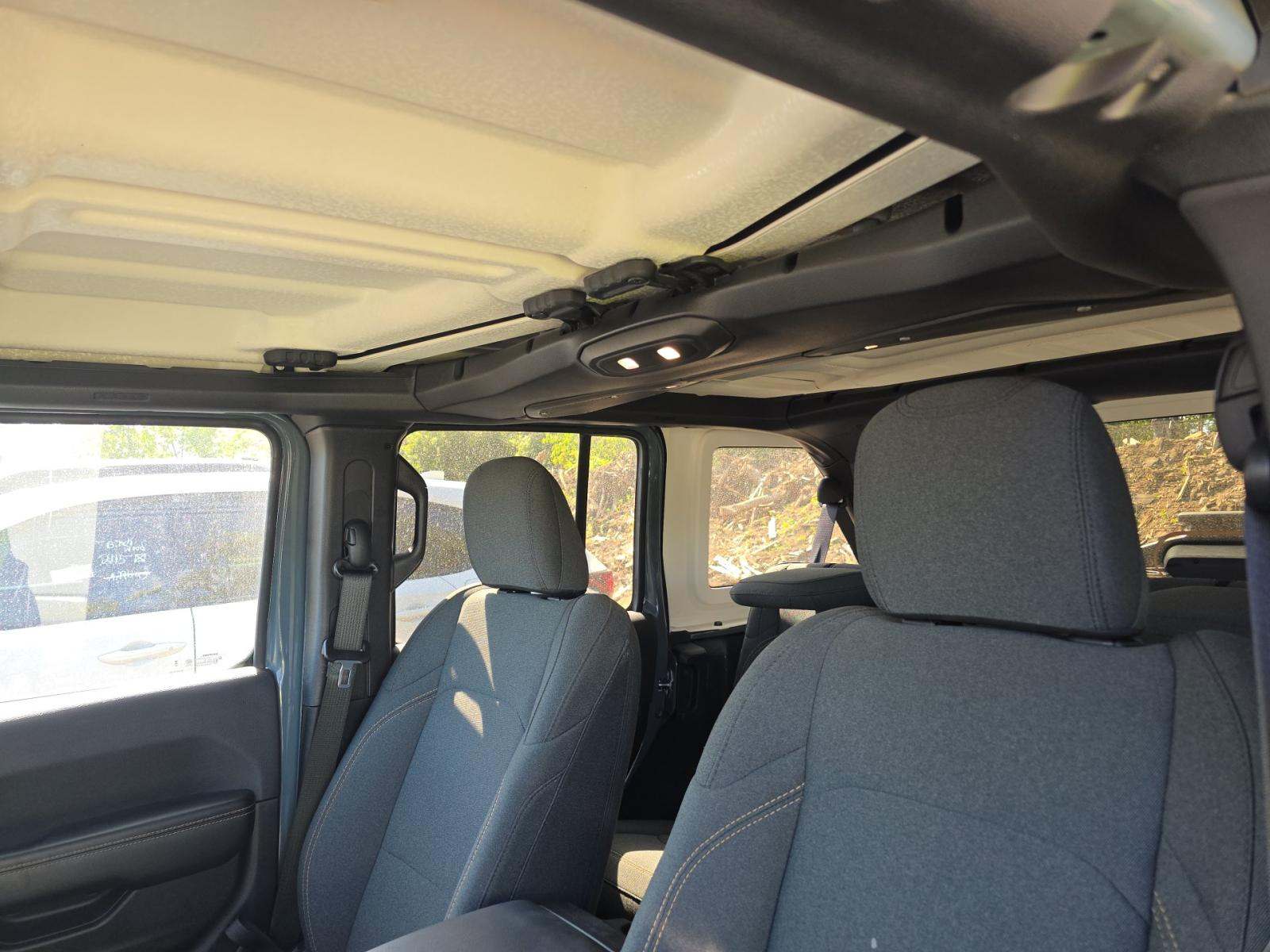 2024 Jeep Wrangler Sahara AWD