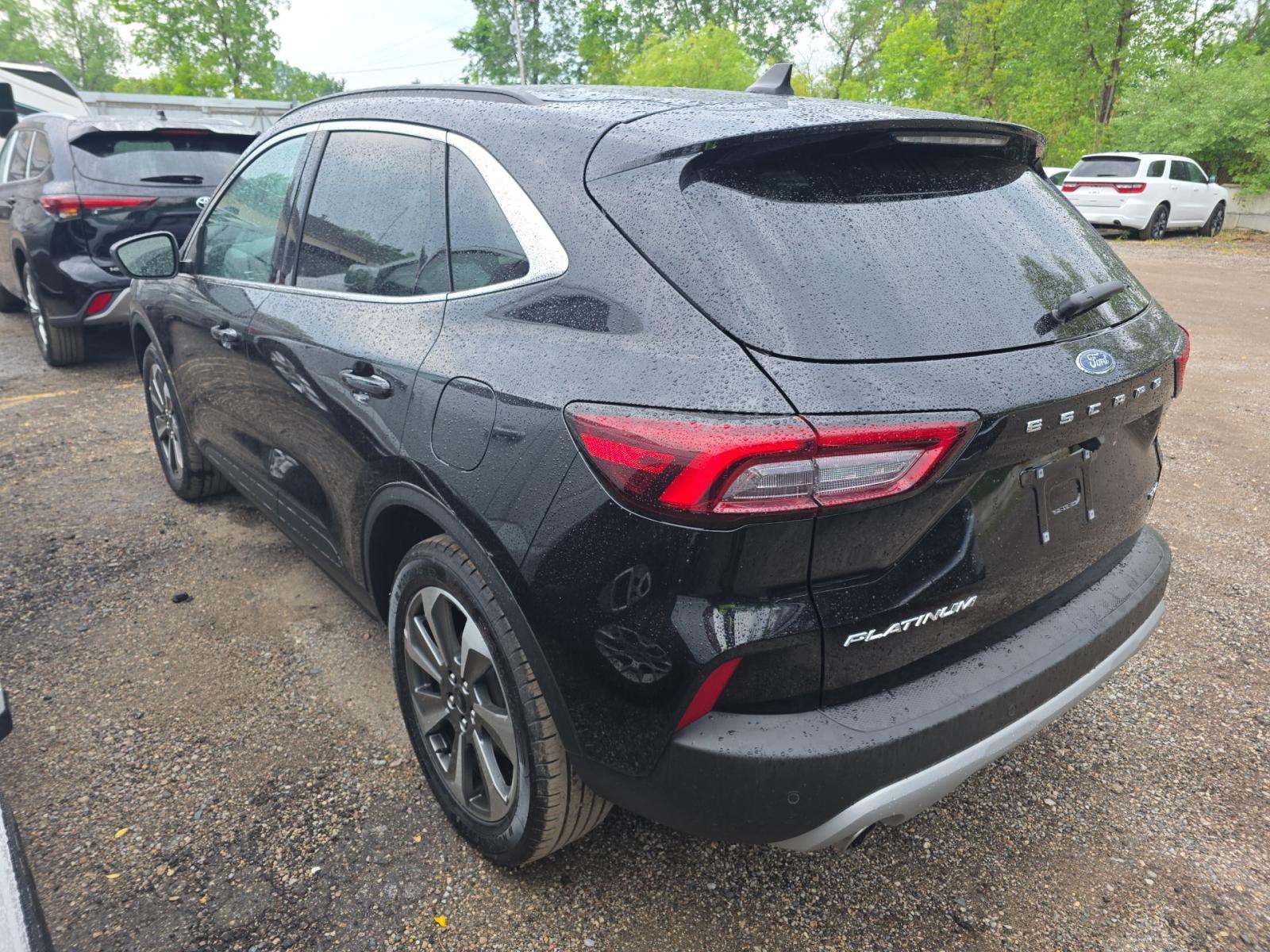 FORD ESCAPE - 2