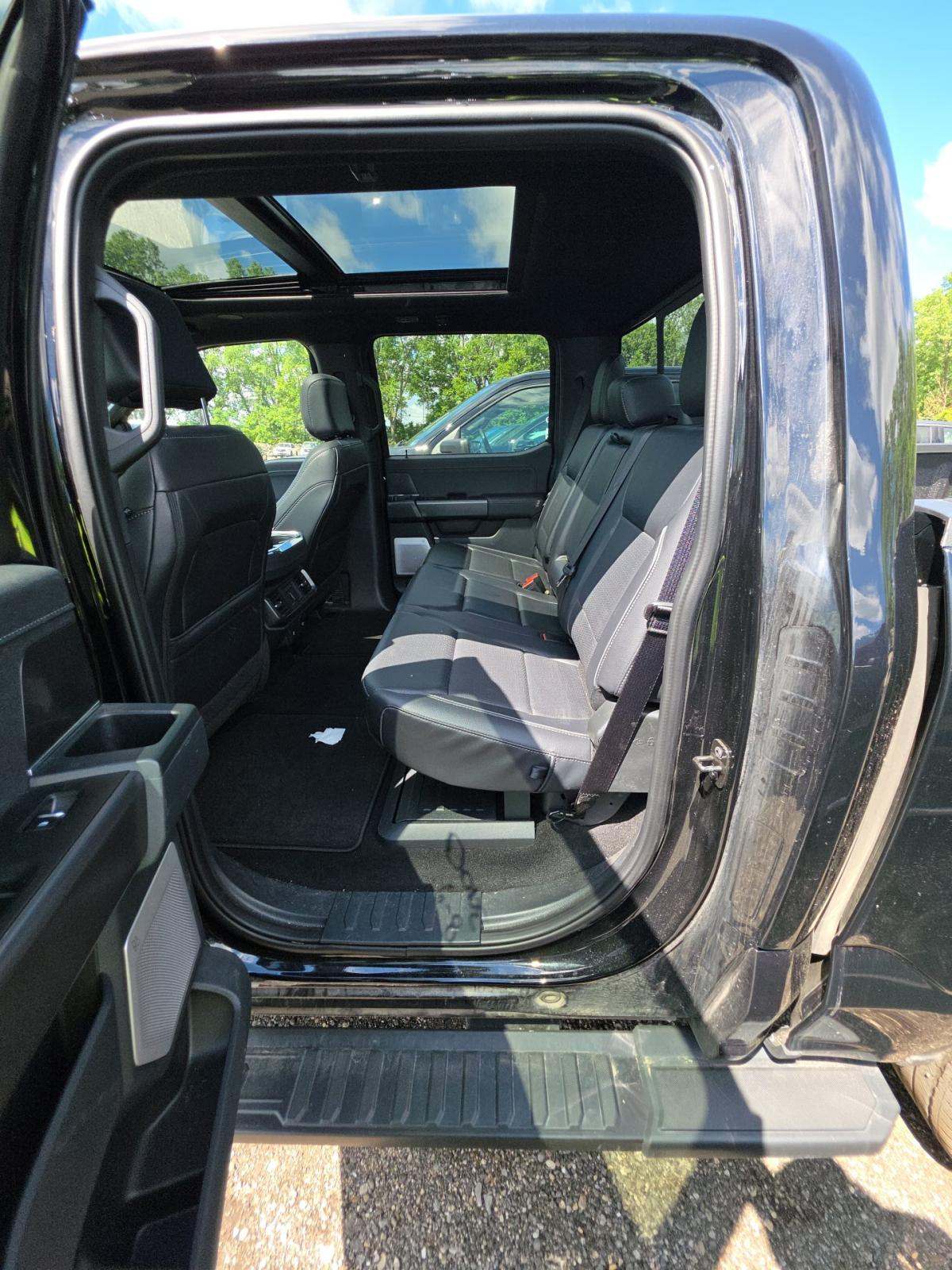2025 Ford F-150 Hybrid Lariat AWD