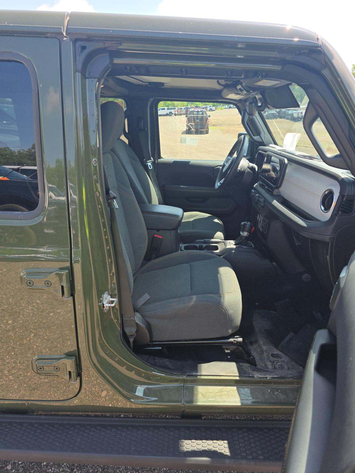2024 Jeep Wrangler Sahara AWD