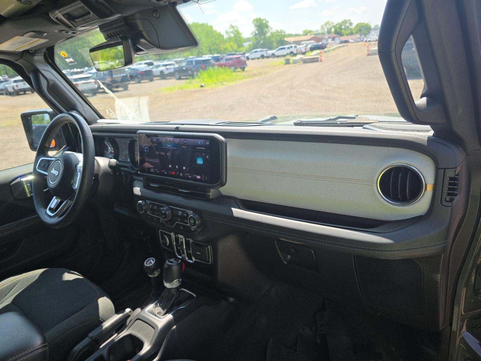 2024 Jeep Wrangler Sahara AWD