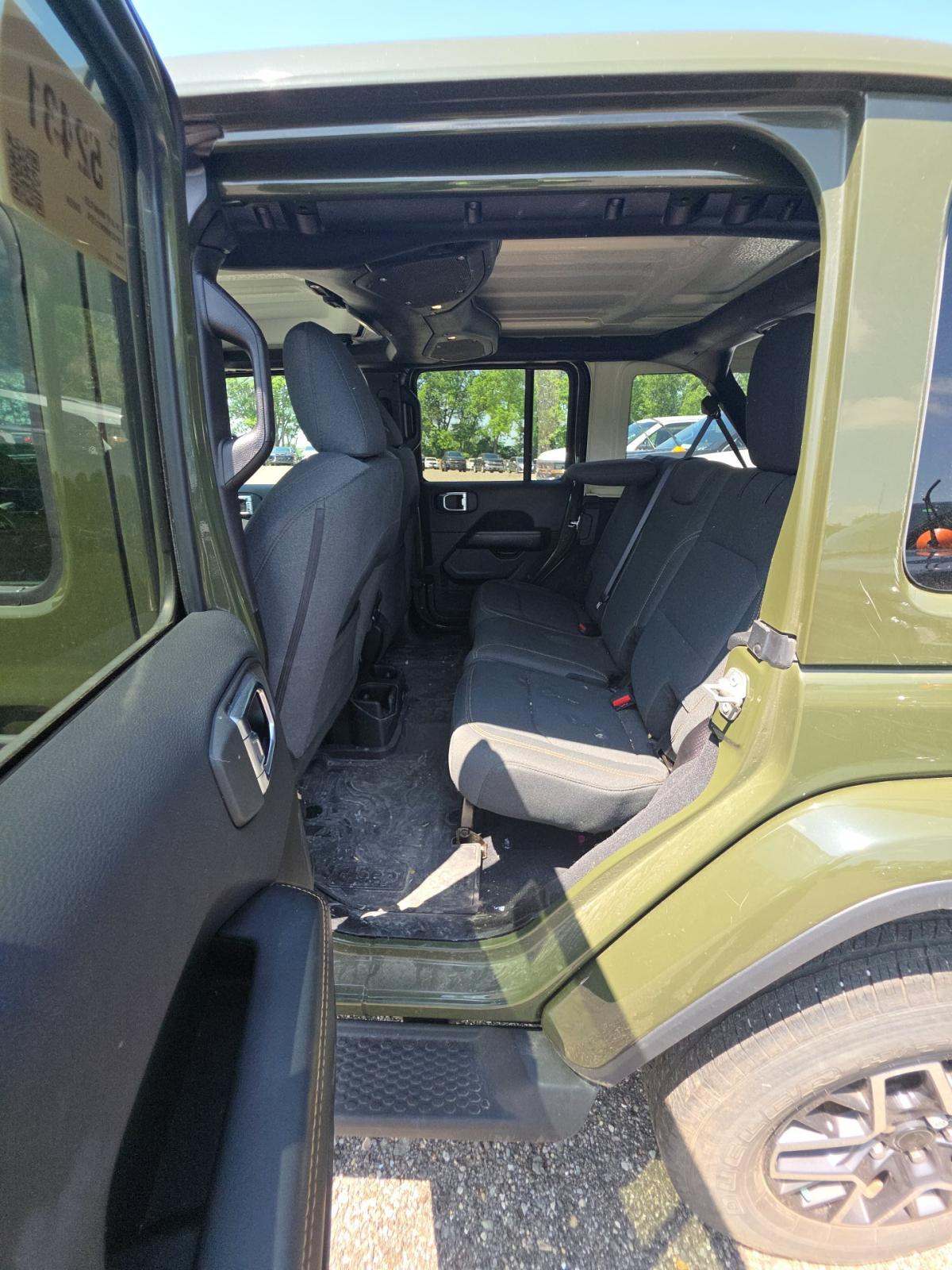 2024 Jeep Wrangler Sahara AWD