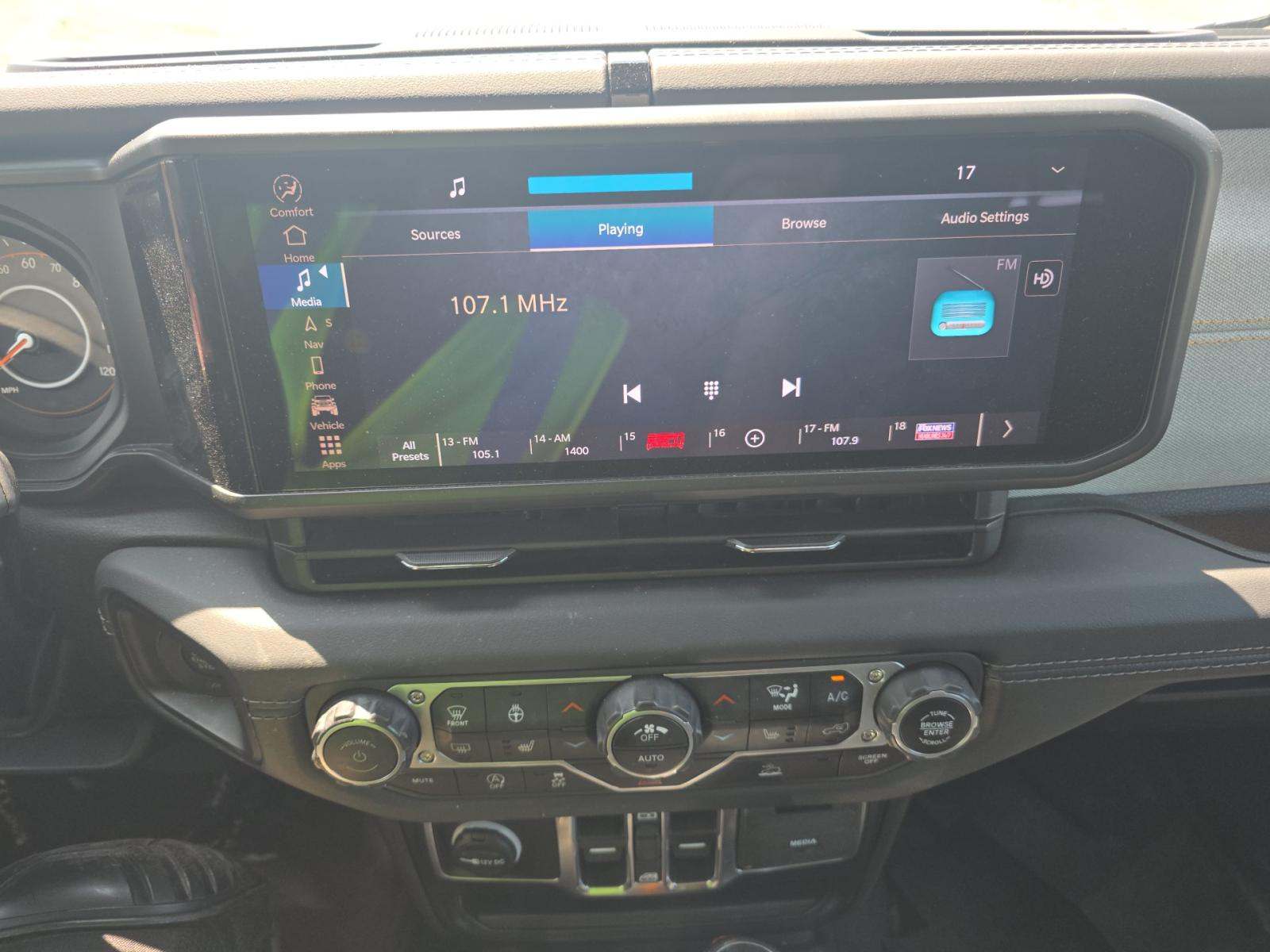 2024 Jeep Wrangler Sahara AWD