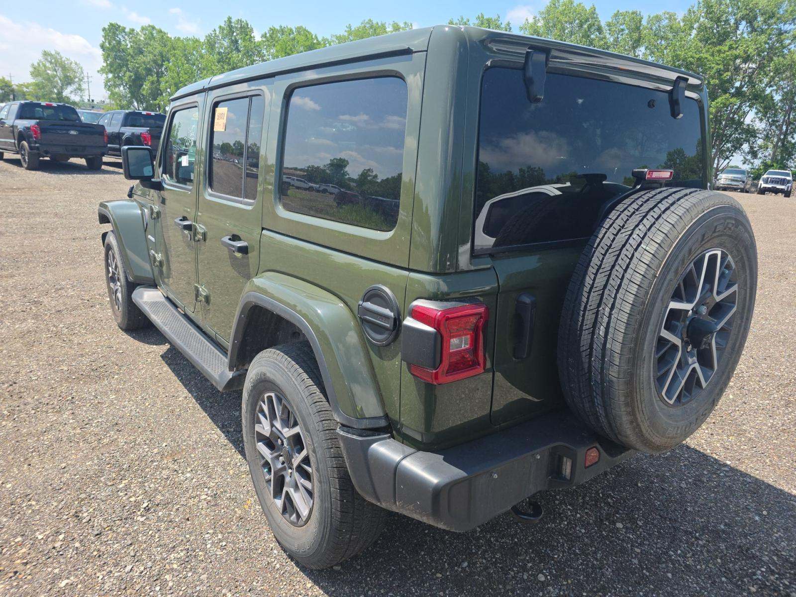 2024 Jeep Wrangler Sahara AWD