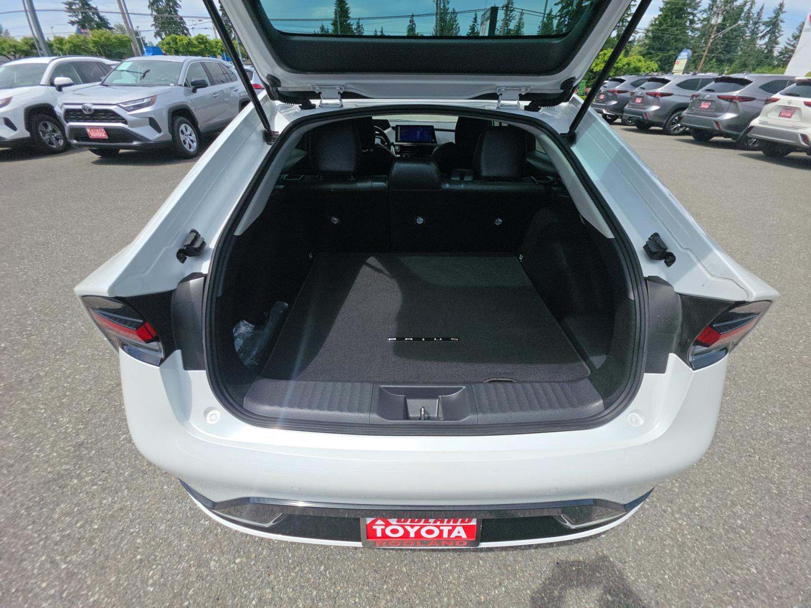 2024 Toyota Prius XLE FWD