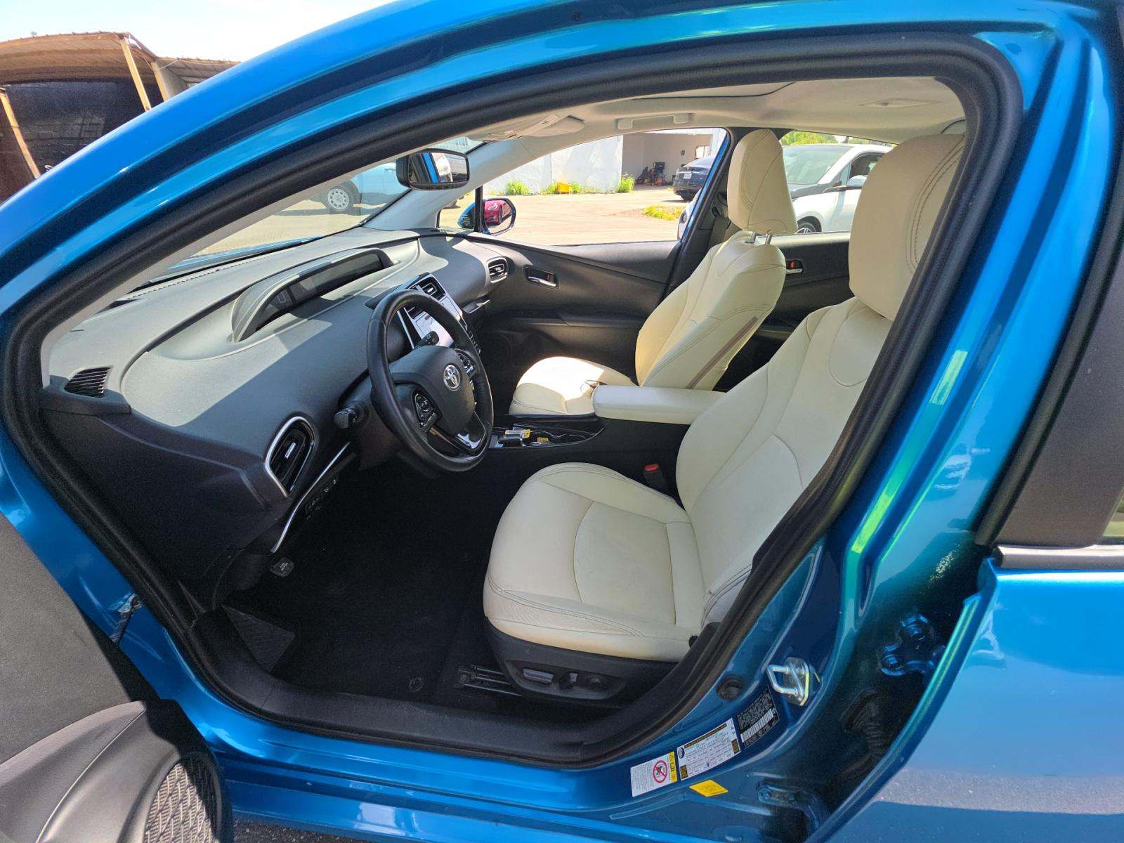 2019 Toyota Prius XLE FWD